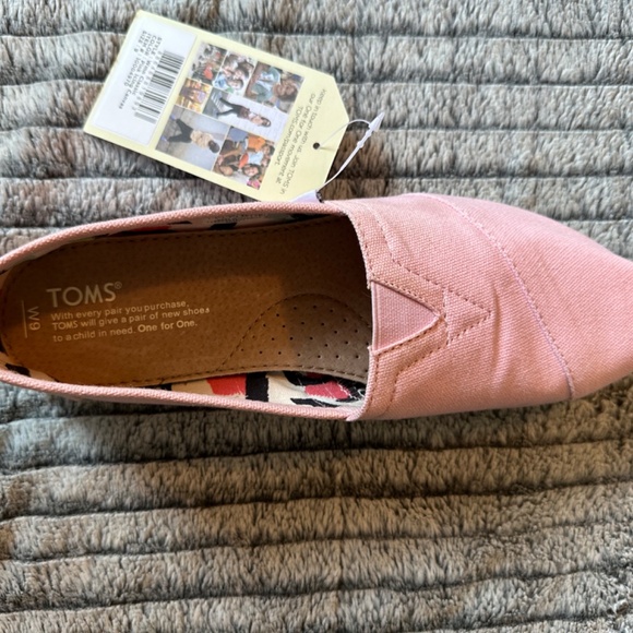 TOMS Women's Pink Slip-On Shoes - Picture 2 of 3